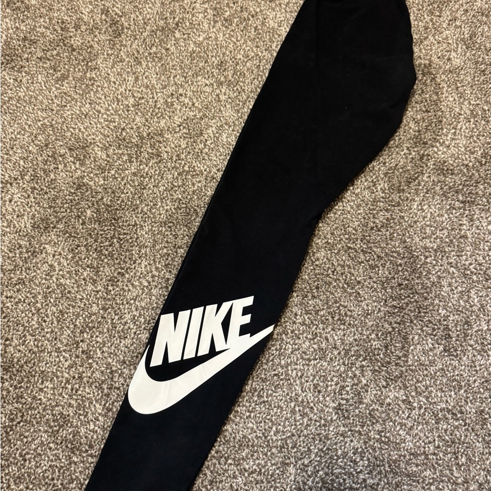 Women’s Nike leggings size small